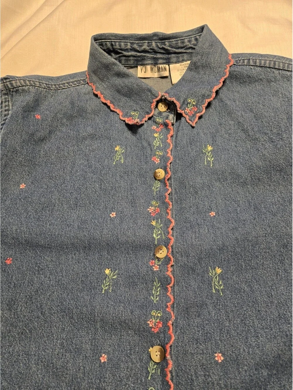 Victoria Jones Denim Shirt Womens XL Embroidered Floral Scalloped Trim Vintage